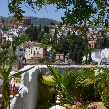 Apartment +private Garden +amazing View *