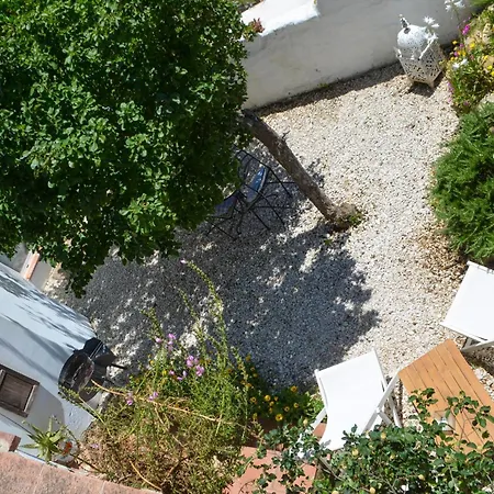 +private Garden +amazing View *