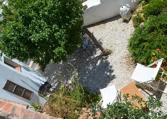 +private Garden +amazing View *