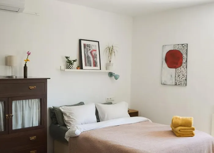 +private Garden +amazing View *